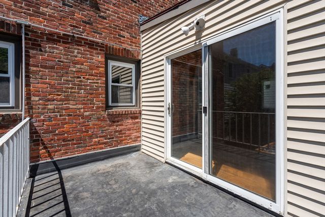 261 Russett Rd, Brookline, MA 02467