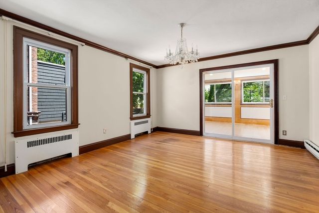 261 Russett Rd, Brookline, MA 02467