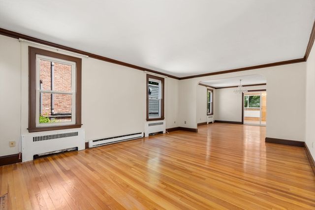 261 Russett Rd, Brookline, MA 02467