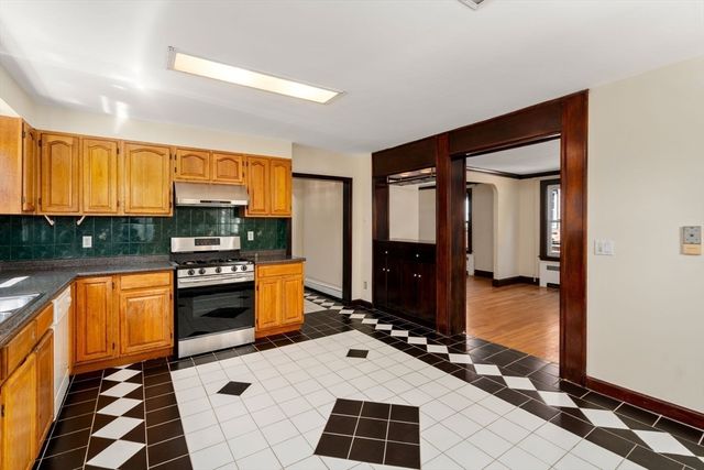 261 Russett Rd, Brookline, MA 02467