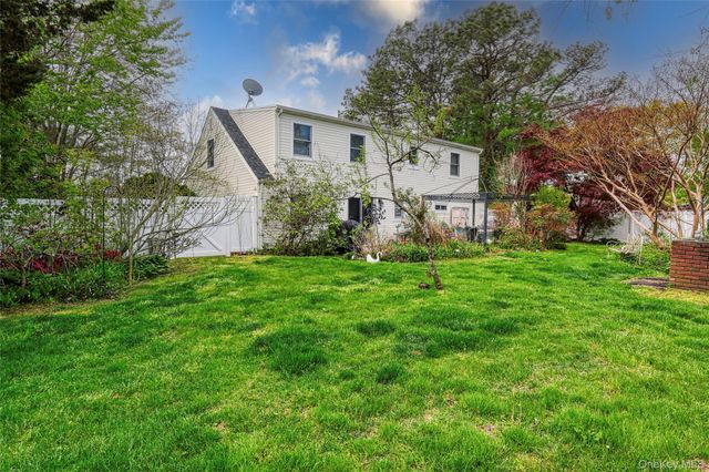 275 Southaven Avenue, Medford, NY 11763