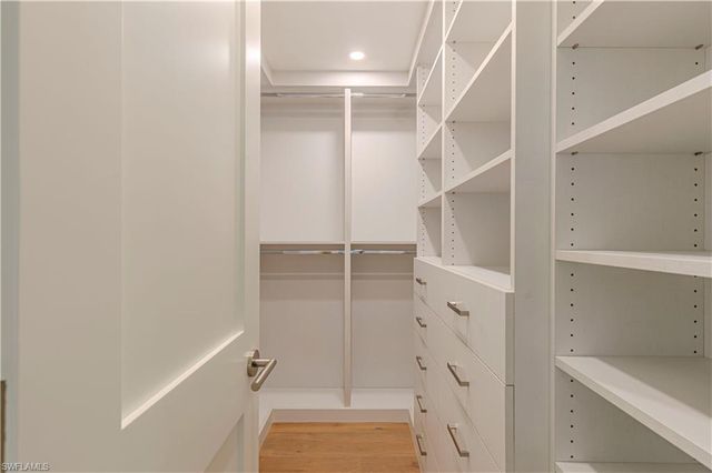 320 14th AVE S 320E, Naples, FL 34102