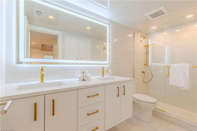 320 14th AVE S 320E, Naples, FL 34102