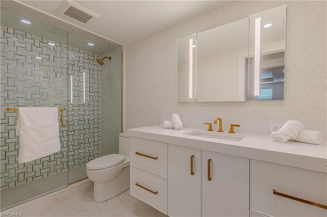 320 14th AVE S 320E, Naples, FL 34102