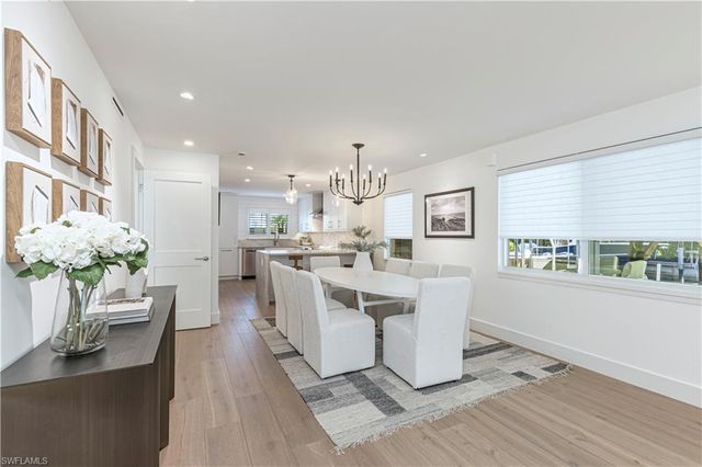 320 14th AVE S 320E, Naples, FL 34102