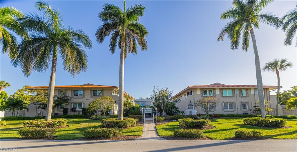 320 14th AVE S 320E, Naples, FL 34102