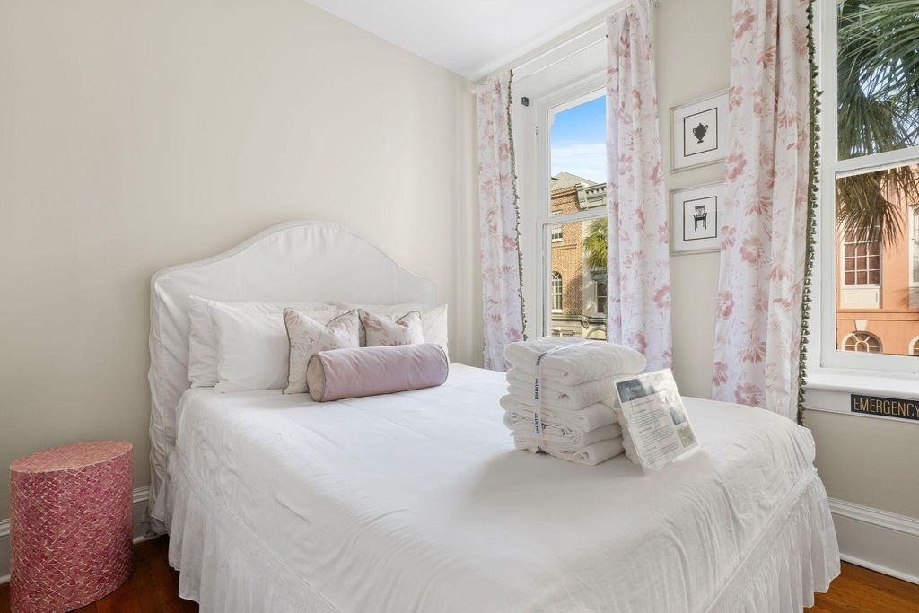 Image 23 of property listing at 21 Broad Street, Charleston, SC 29401