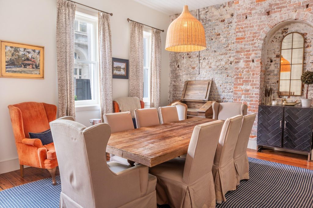 Image 3 of property listing at 21 Broad Street, Charleston, SC 29401