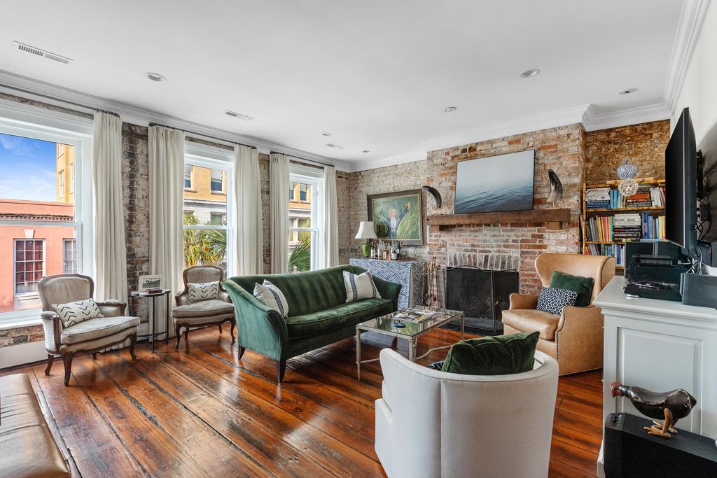 Image 35 of property listing at 21 Broad Street, Charleston, SC 29401