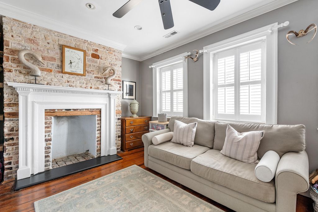 Image 36 of property listing at 21 Broad Street, Charleston, SC 29401