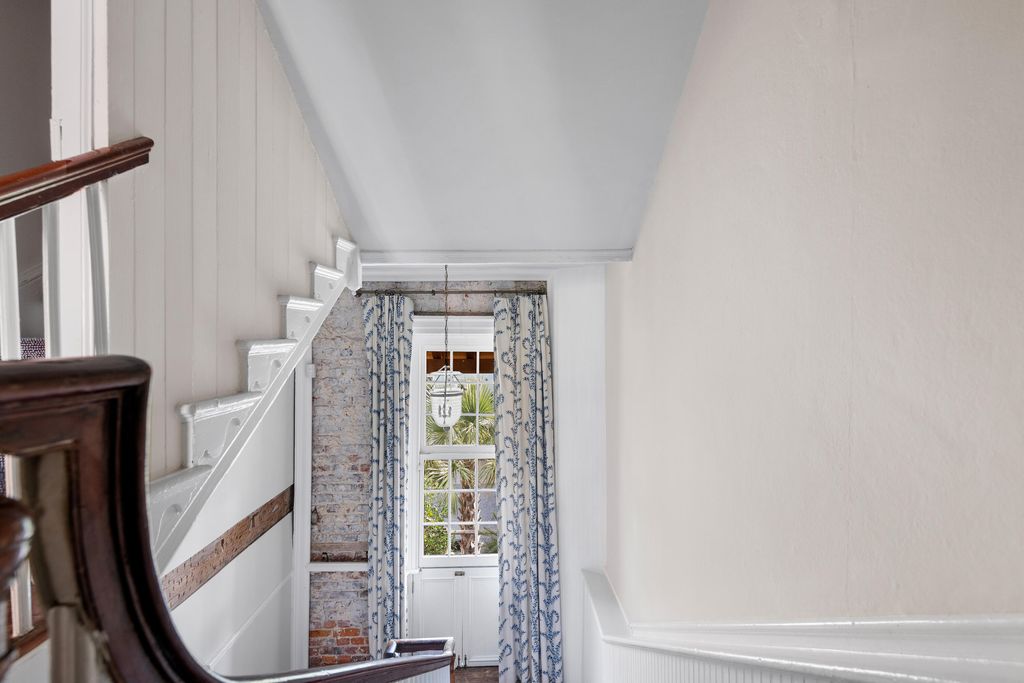 Image 41 of property listing at 21 Broad Street, Charleston, SC 29401