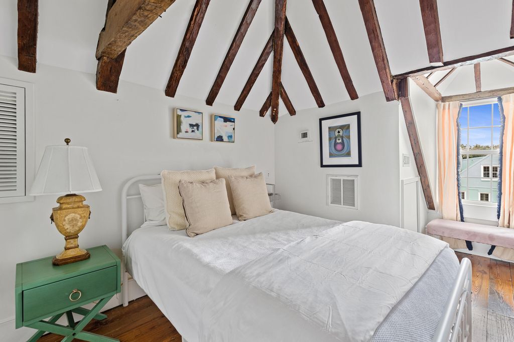 Image 45 of property listing at 21 Broad Street, Charleston, SC 29401