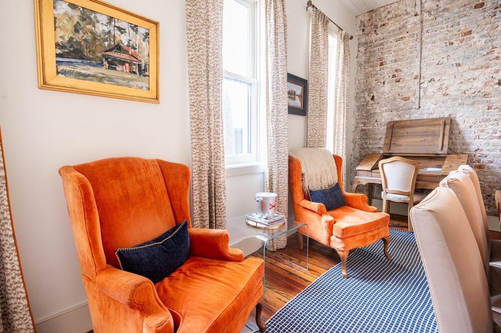 Image 7 of property listing at 21 Broad Street, Charleston, SC 29401