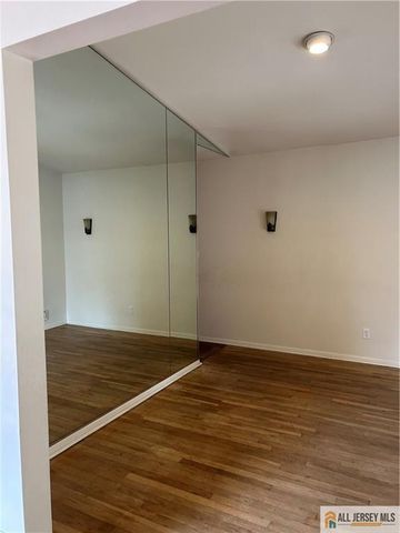 14 Forester Drive, Princeton, NJ 08540