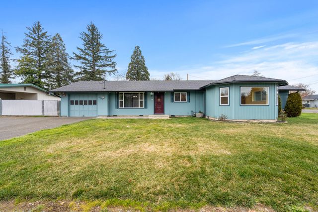 3371 Freeland Road, Central Point, OR 97502