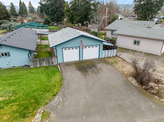 3371 Freeland Road, Central Point, OR 97502