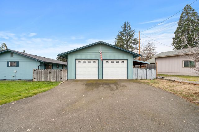 3371 Freeland Road, Central Point, OR 97502