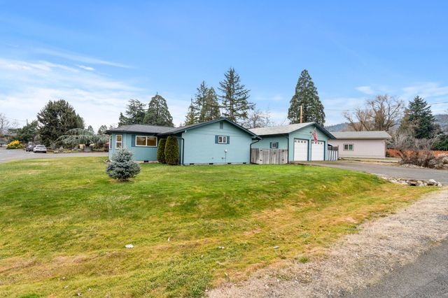 3371 Freeland Road, Central Point, OR 97502
