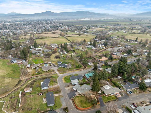 3371 Freeland Road, Central Point, OR 97502
