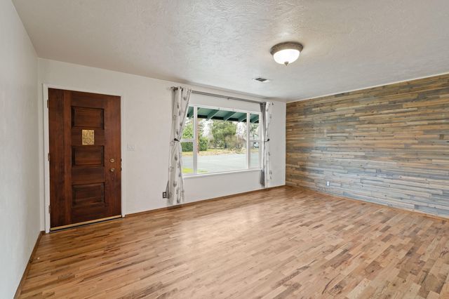 3371 Freeland Road, Central Point, OR 97502