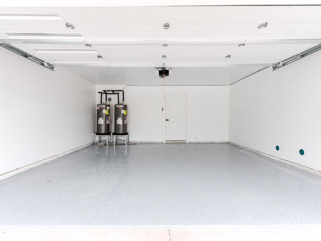 909 Bayonne Street, Dallas, TX 75212