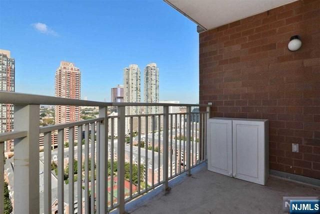 20 2nd Street 2002, Jersey City, NJ 07302