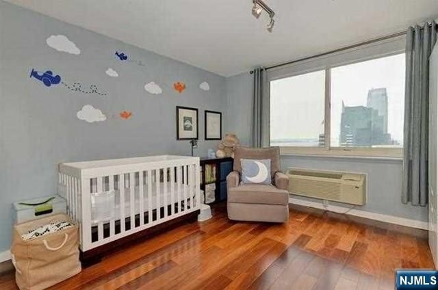 20 2nd Street 2002, Jersey City, NJ 07302