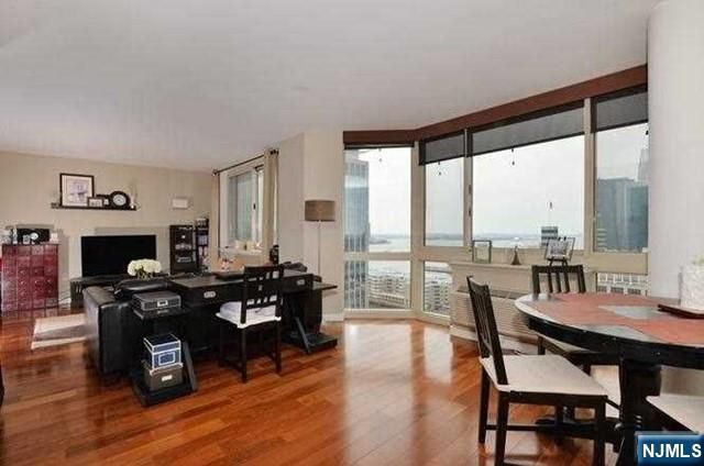 20 2nd Street 2002, Jersey City, NJ 07302