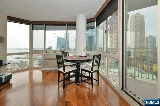 20 2nd Street 2002, Jersey City, NJ 07302