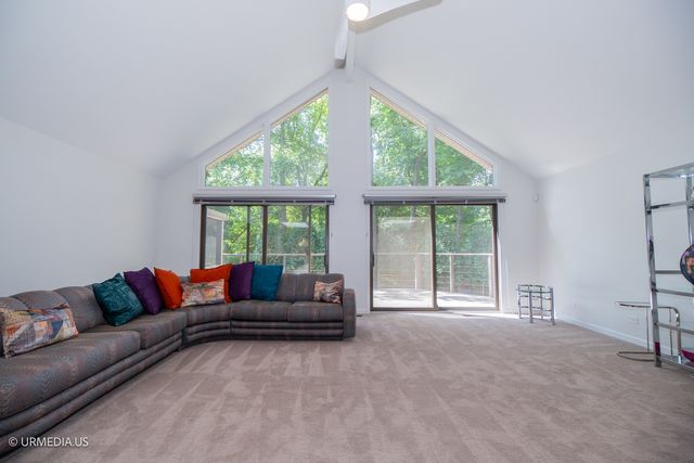 455 Eton Drive, North Barrington, IL 60010