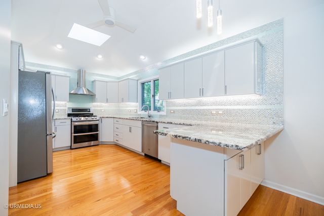 455 Eton Drive, North Barrington, IL 60010