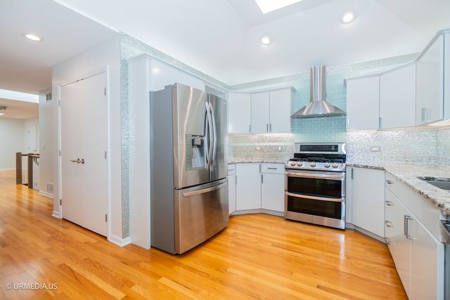 455 Eton Drive, North Barrington, IL 60010