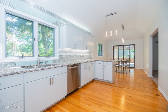 455 Eton Drive, North Barrington, IL 60010