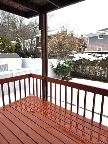 90 Graywood Road, Port Washington, NY 11050