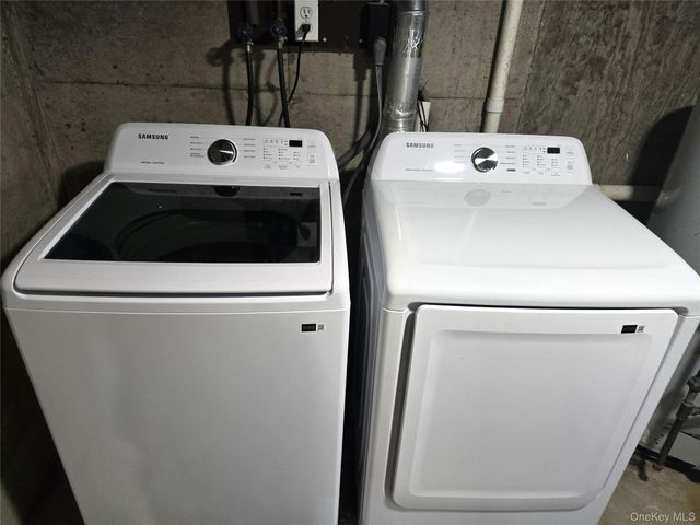 90 Graywood Road, Port Washington, NY 11050