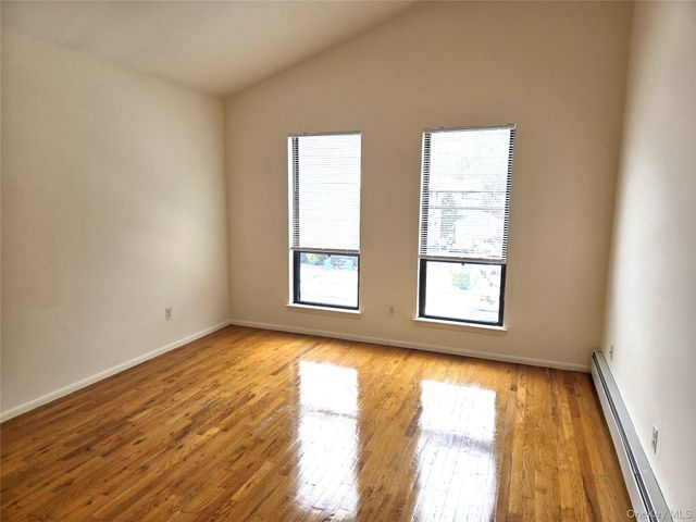 90 Graywood Road, Port Washington, NY 11050