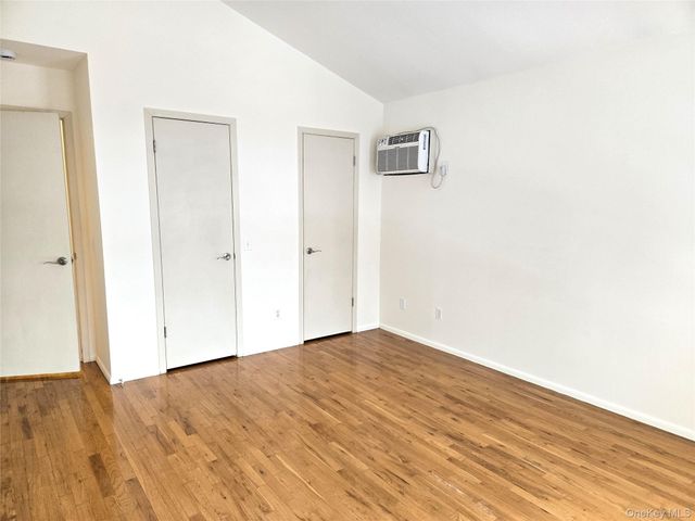 90 Graywood Road, Port Washington, NY 11050