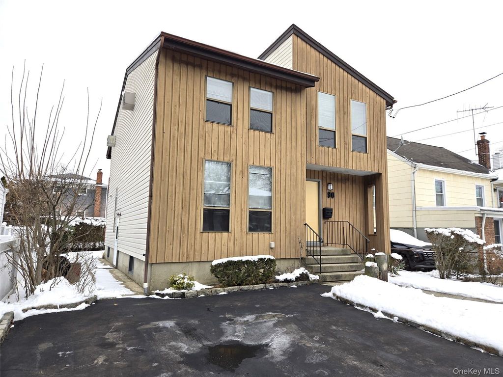 90 Graywood Road, Port Washington, NY 11050