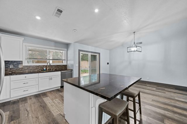 8605 Zircon Crest Ct, Elk Grove, CA 95624