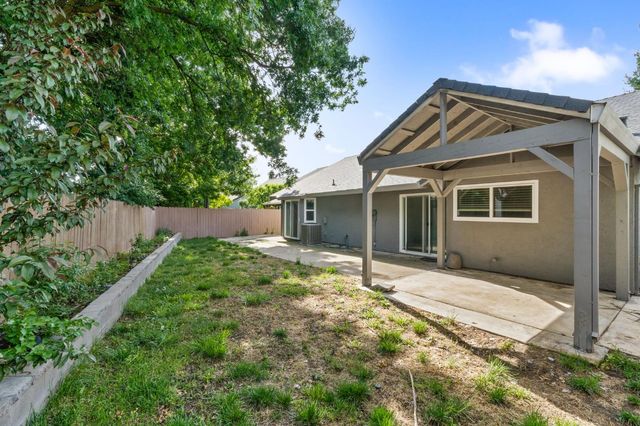 8605 Zircon Crest Ct, Elk Grove, CA 95624