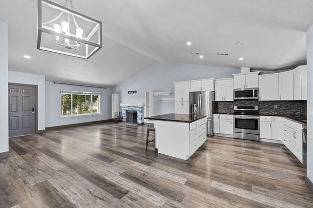 8605 Zircon Crest Ct, Elk Grove, CA 95624