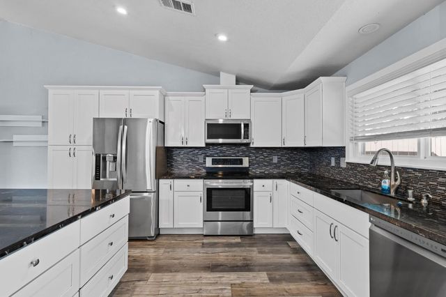 8605 Zircon Crest Ct, Elk Grove, CA 95624