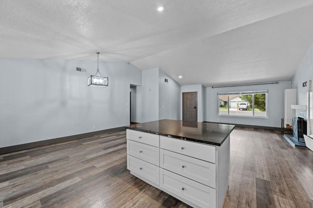 8605 Zircon Crest Ct, Elk Grove, CA 95624