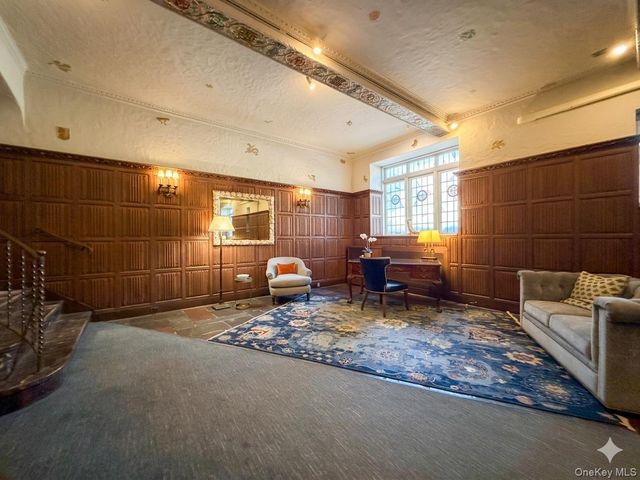 4 Maple Drive 5L, Great Neck, NY 11021