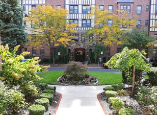 4 Maple Drive 5L, Great Neck, NY 11021