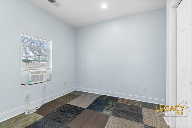 5069 Cisne Avenue SW, Wyoming, MI 49548