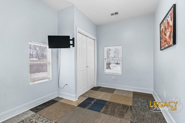 5069 Cisne Avenue SW, Wyoming, MI 49548