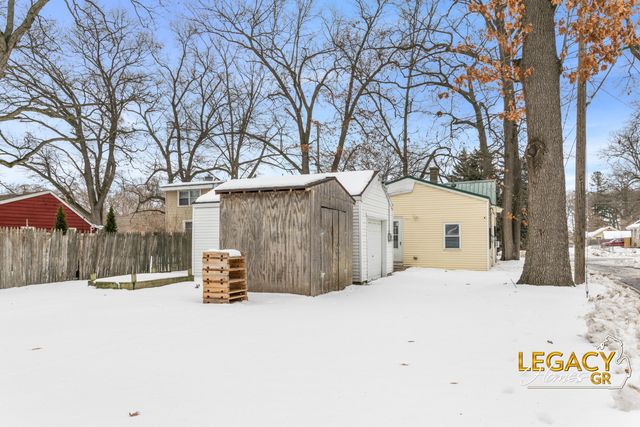 5069 Cisne Avenue SW, Wyoming, MI 49548