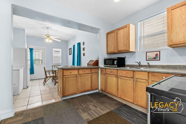 5069 Cisne Avenue SW, Wyoming, MI 49548