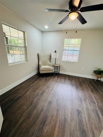 617 Persimmon ST, Lockhart, TX 78644